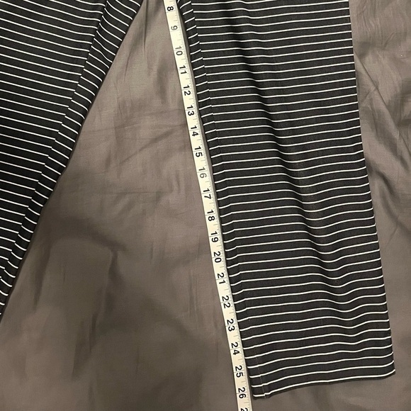 LOFT Striped Capri Work Pant Slacks- Julie- Size 6 - Picture 8 of 8